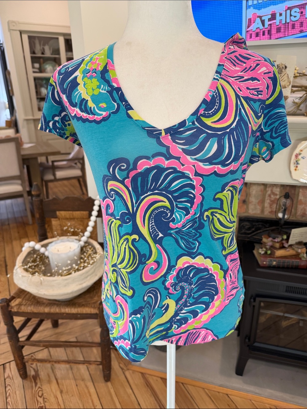 Lilly Pulitzer Turquoise Floral Paisley V-Neck Tee
